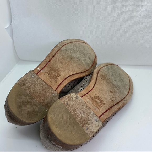 TRASK Ali Perforated Loafer - Picture 6 of 7